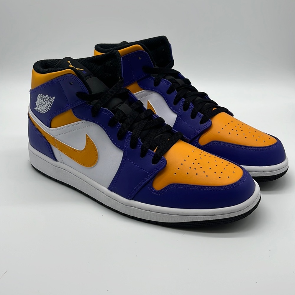 Air Jordan 1 Mid NWOB